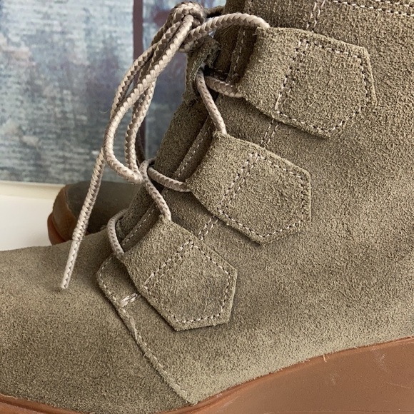 Sorel Toronto Lace-up Suede Wedge Bootie Green Tan Size 7 Winter Waterproof - Picture 3 of 15